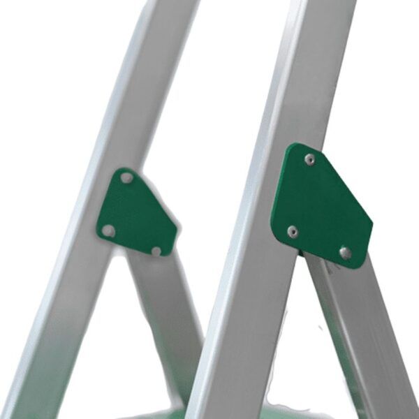 Detalle escalera de aluminio domestica PRO 3 a 8 peldanos