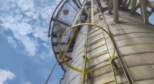 normativa DIN 18799-1 para escaleras verticales de seguridad