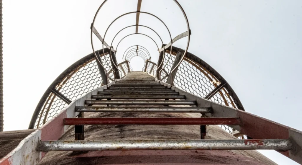 accesorios para escaleras fijas de acero