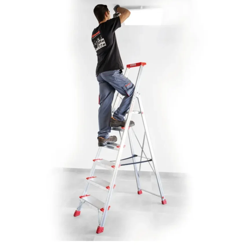 ELEGANCE | Escalera de tijera con peldaños cómodos 6