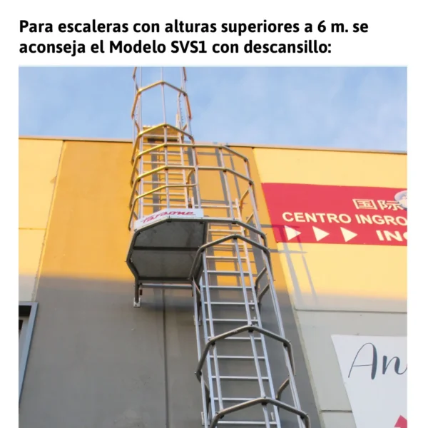 SVS1 Escalera vertical de seguridad con jaula y descansillo 03
