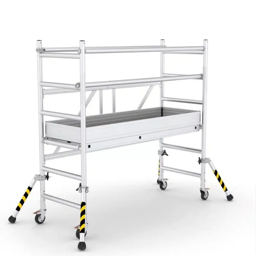 Andamio de aluminio plegable con ruedas (180x60 cm). Altura de trabajo de 2,96